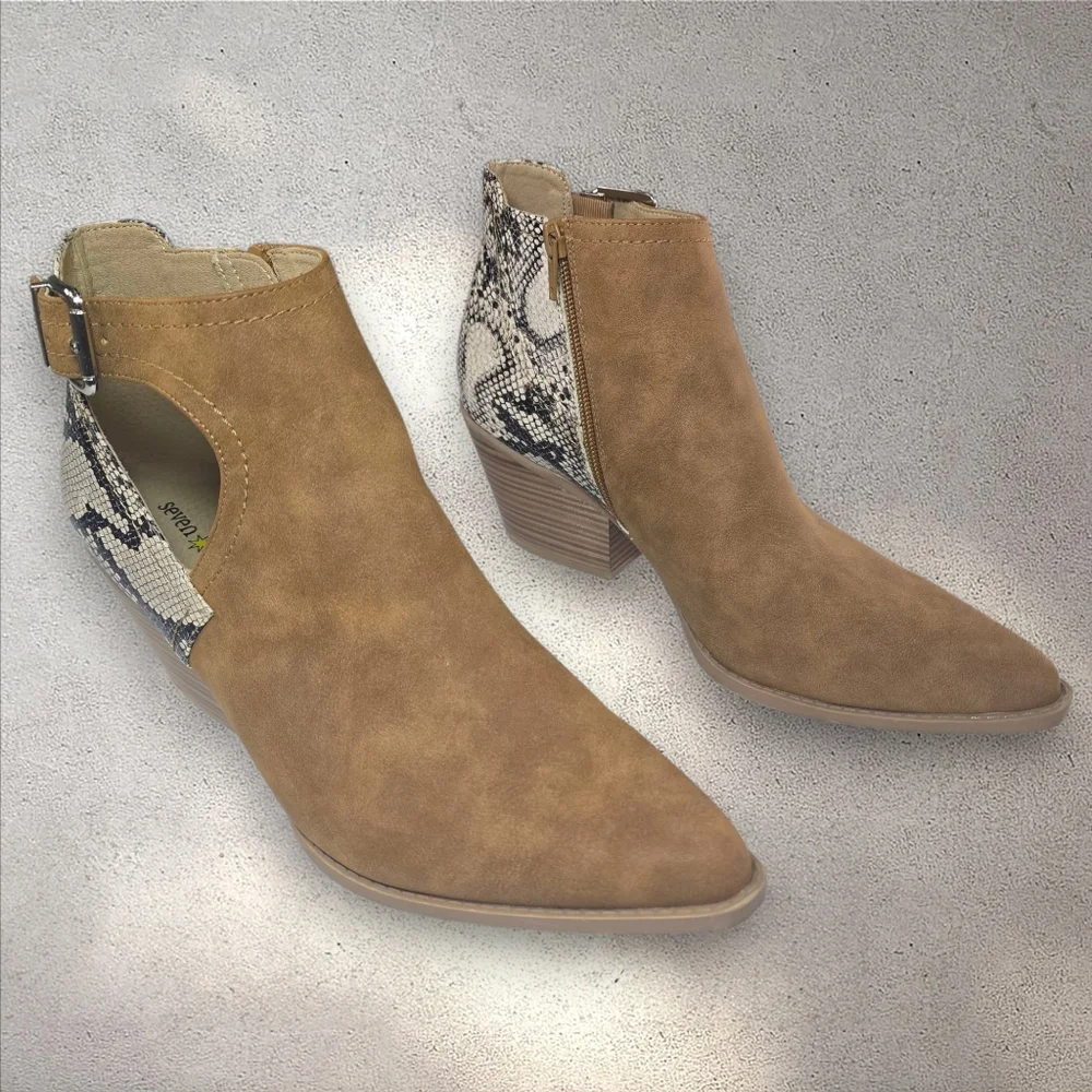 Seven Dials‎ Queensbury Snake Embossed Bootie Boots Size 10